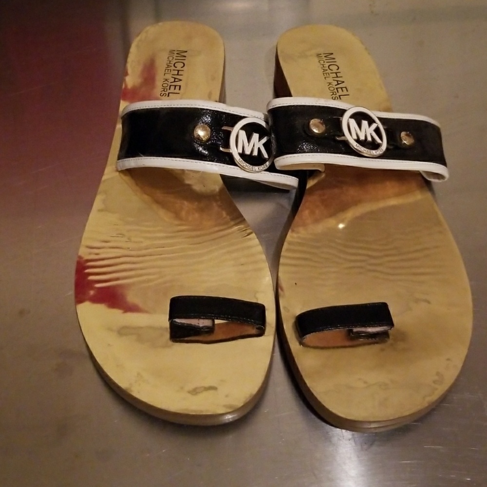 Michael Kors Toe-Ring Black Patent Sandals